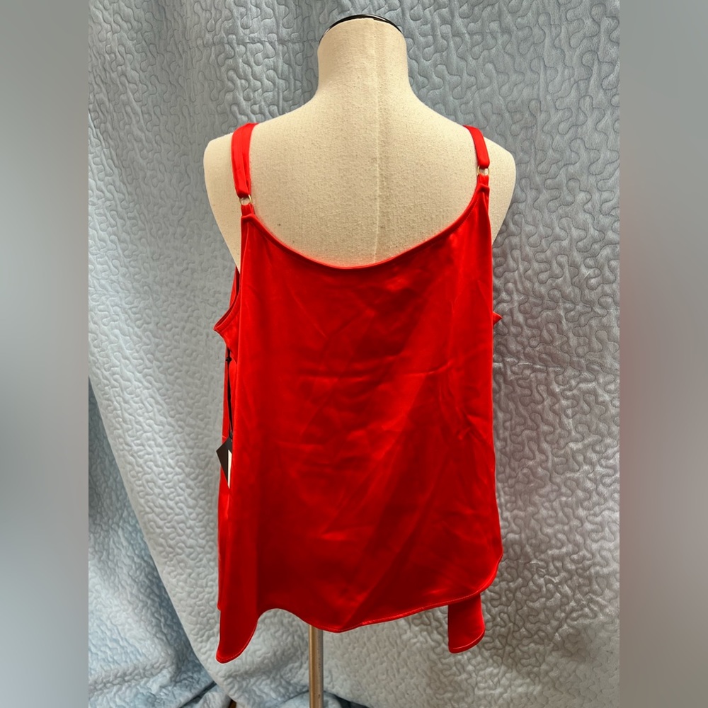 Red blouse - Picture 5 of 9